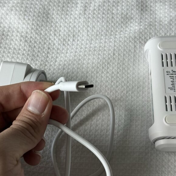 GL-SFT1200 (Opal) Secure Travel WiFi Router, AC1200 Dual Band Gigabit Etherne... - Picture 8 of 12